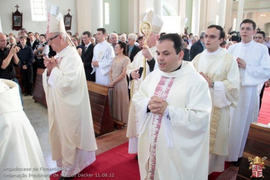 Transferências de Padres da Arquidiocese para 2014